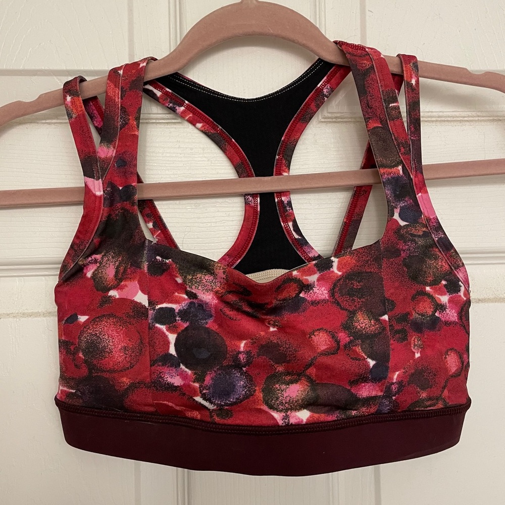 Lululemon sports bra size 6